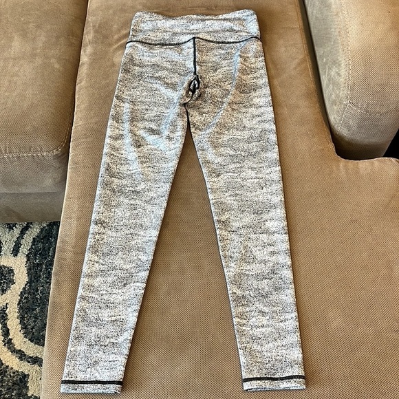 mono b active wear set size small leggings/sports bra - Picture 7 of 8